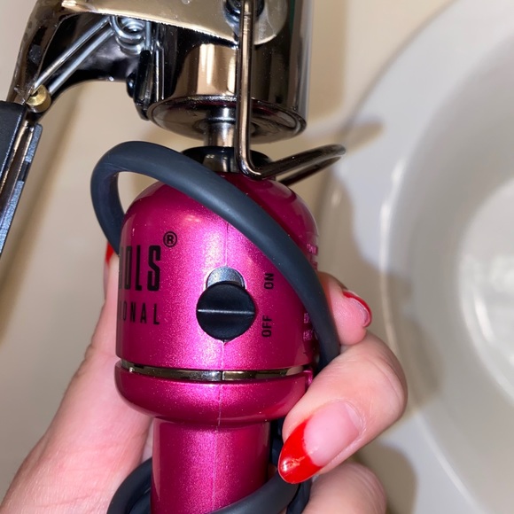 HOT TOOLS Pink Titanium Spring Curling Iron - Picture 3 of 4